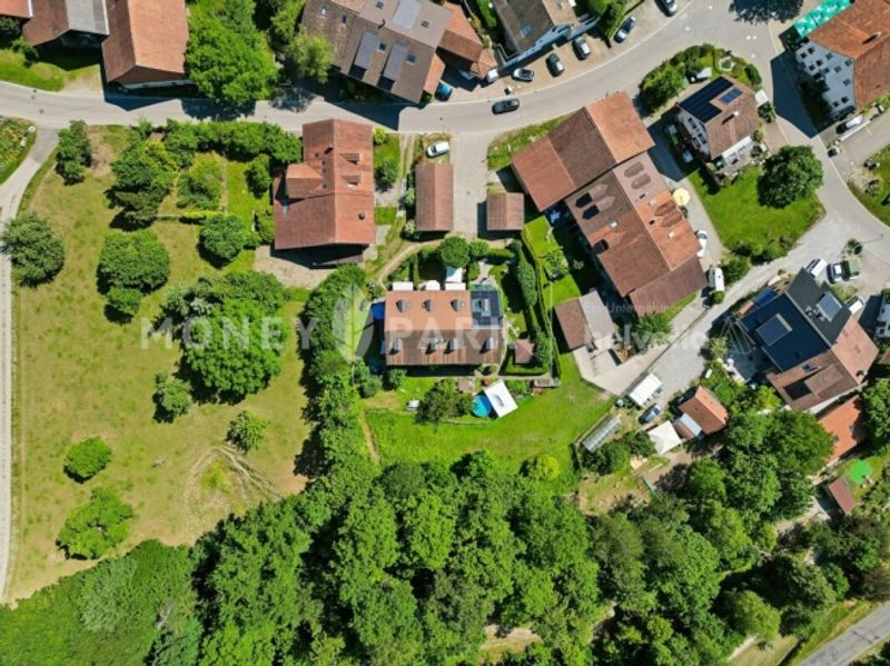 5.5-Zimmer-Reihenmittelhaus mit besonderem Wohngefühl und Garten - 11