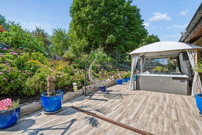 EINZIGARTIGE LUXUSRESIDENZ MIT PARKÄHNLICHER GARTENANLAGE - 10