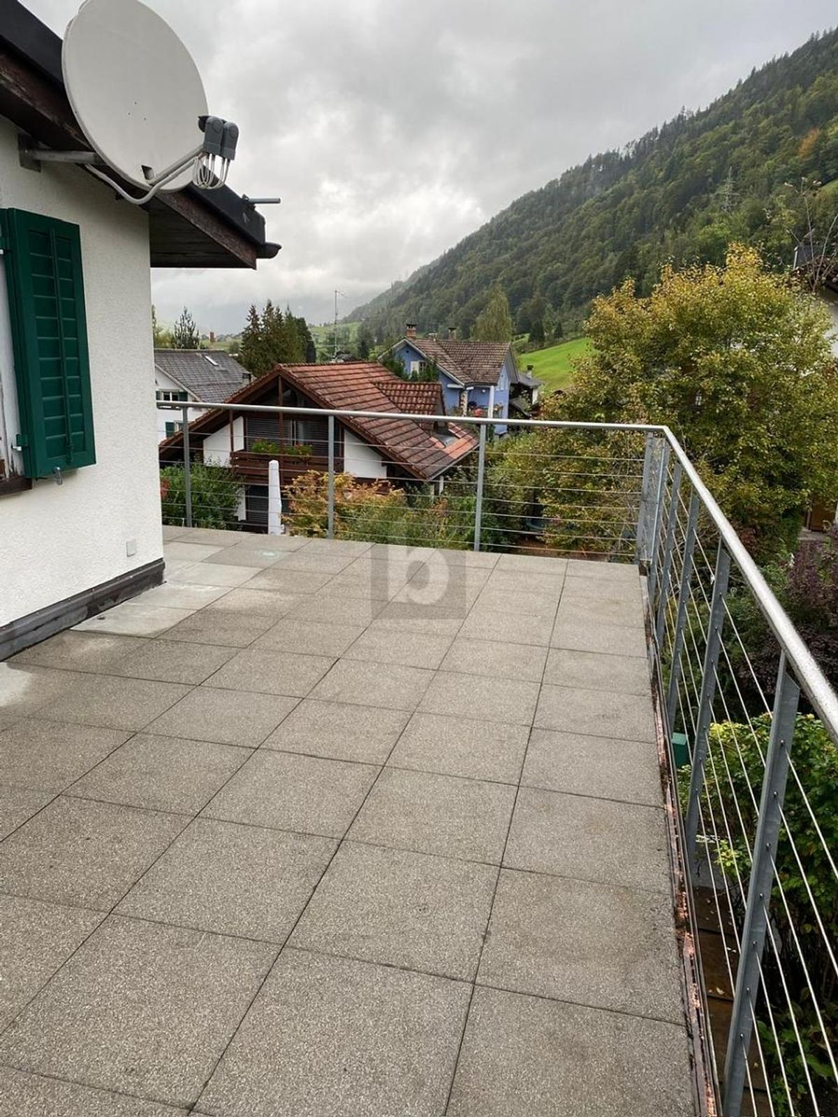 RENOVIERT MIT VIEL PLATZ FÜR DIE FAMILIE - 3