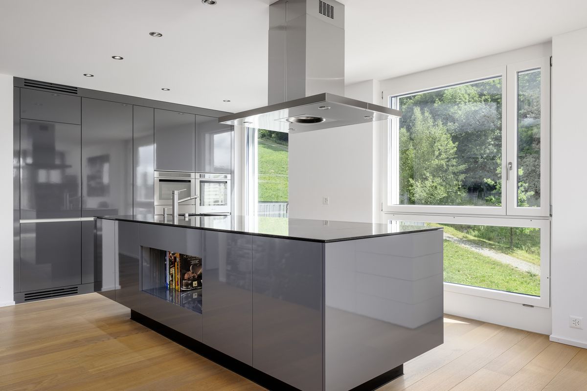 Spacious living with panoramic views - 2