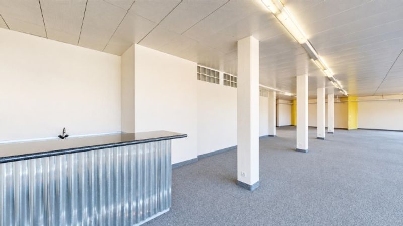 Lokal an bester Frequenzlage - 6