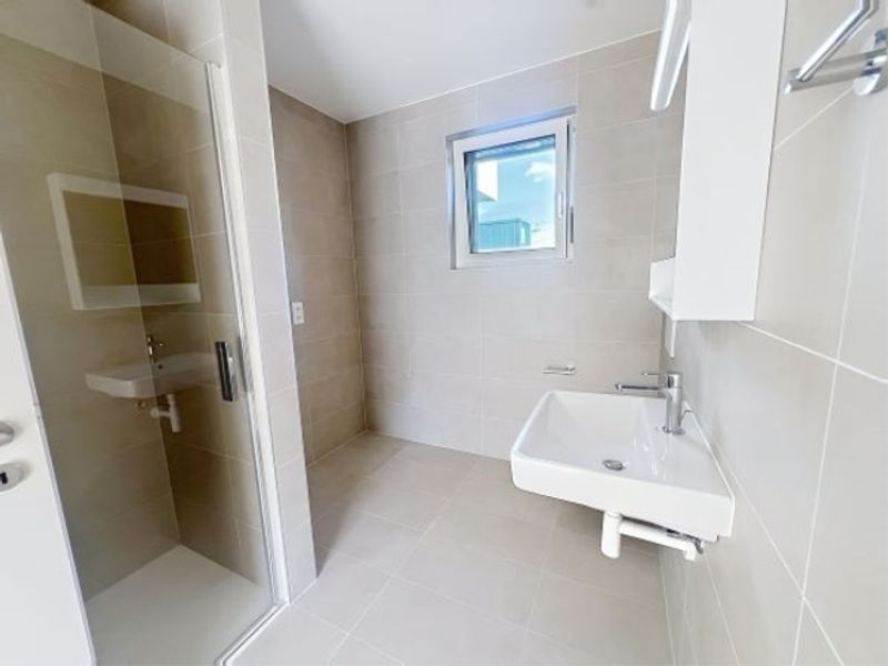 Prächtige neue 3,5-Zimmer-Wohnung im 4. Stock im Penthouse – J402 - 2