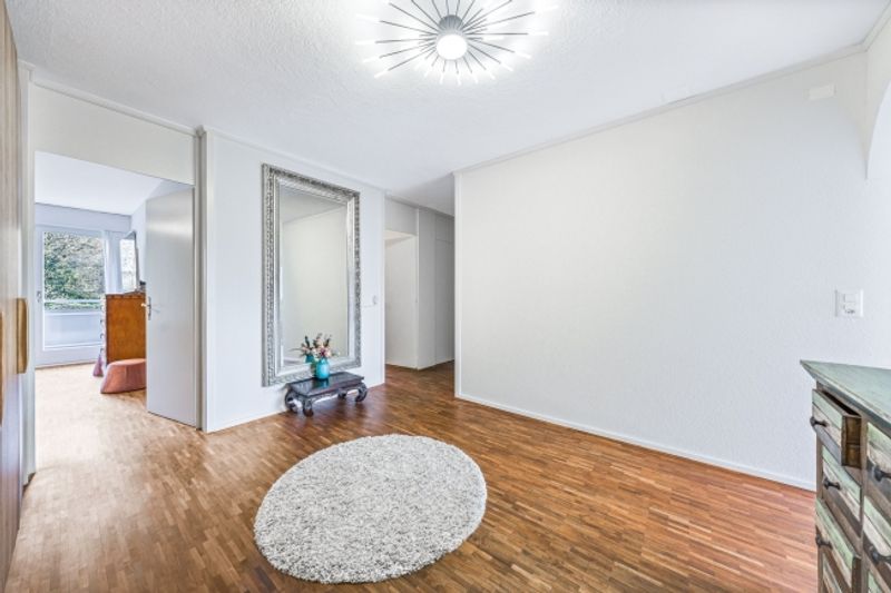 Grosszügige Wohnung mit modernem Ausbau - 7