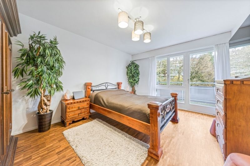 Grosszügige Wohnung mit modernem Ausbau - 8
