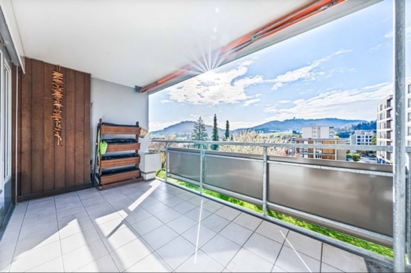 Grosszügige Wohnung mit modernem Ausbau - 9