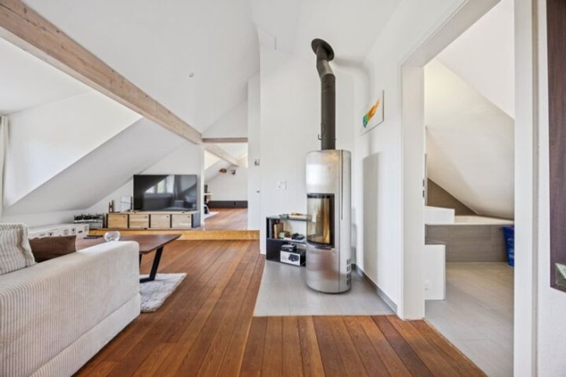 STILVOLLE 3.5 ZIMMER DACHWOHNUNG NÄHE BODENSEE - 2