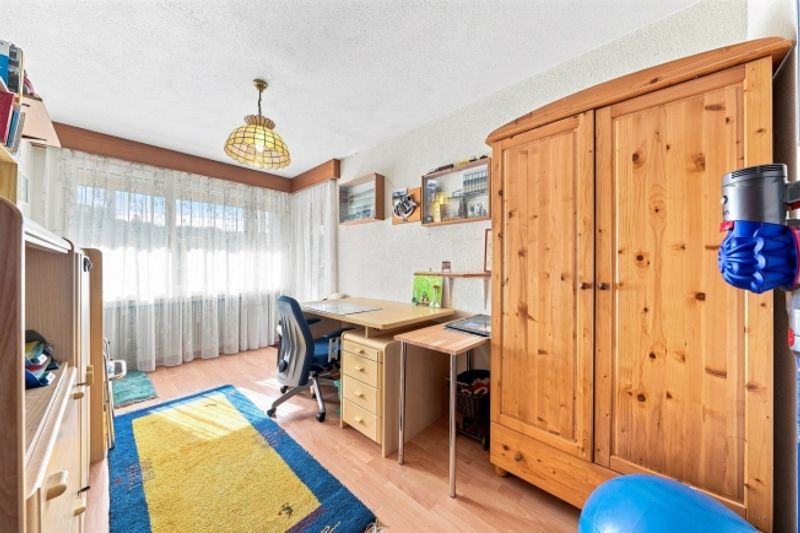 Grosszügiges Zuhause mit Weitblick - 9