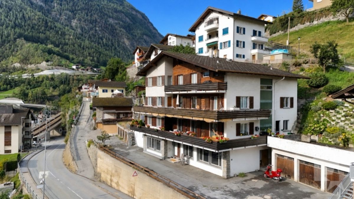 Praktische 4,5-Zimmer-Wohnung mit Garage - 2