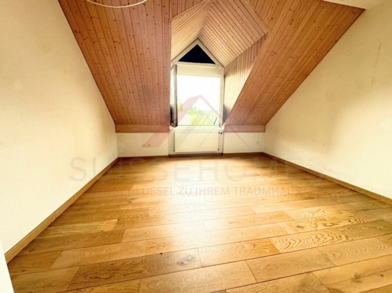 Grosszügige 4.5-Zimmer-Maisonettewohnung mit Galerie und Cheminée in 8603 Schwerzenbach - 6