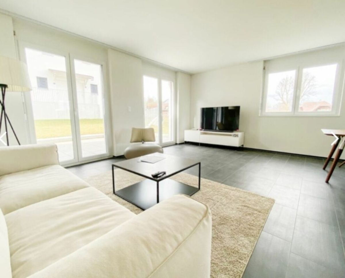 Neuwertiges 6.5 Zimmer Reihen-Eckhaus an ruhiger Lage - 5