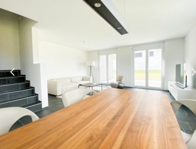 Neuwertiges 6.5 Zimmer Reihen-Eckhaus an ruhiger Lage - 8