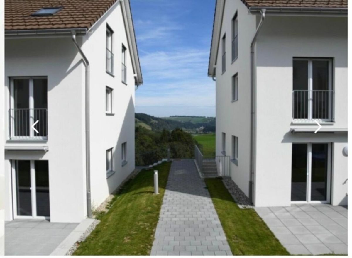 Neuwertiges 6.5 Zimmer Reihen-Eckhaus an ruhiger Lage - 10