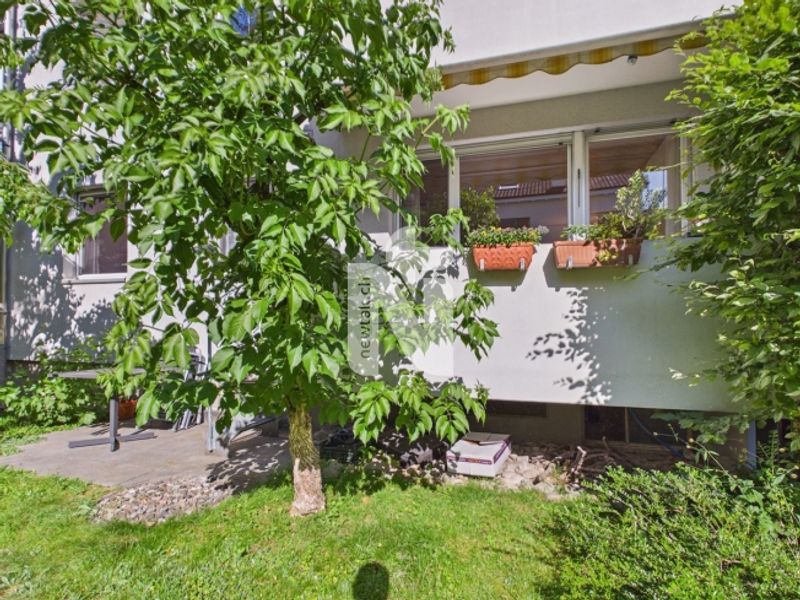 Familienfreundlich, sonnig und gepflegt mit zwei Balkonen, Gartensitzplatz und Garage - 1