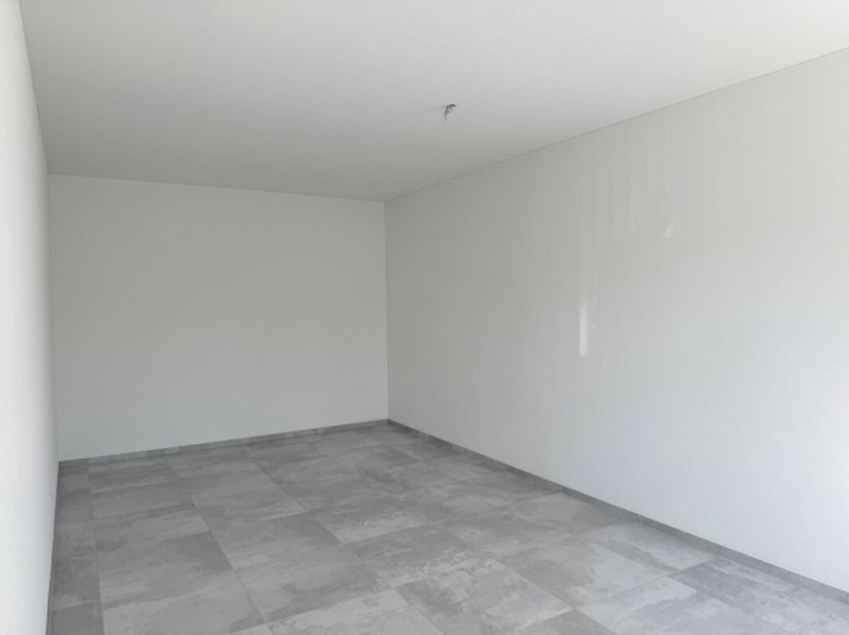 GROSSZÜGIGE PARTERREWOHNUNG MIT GEDECKTEM SITZPLATZ - 6