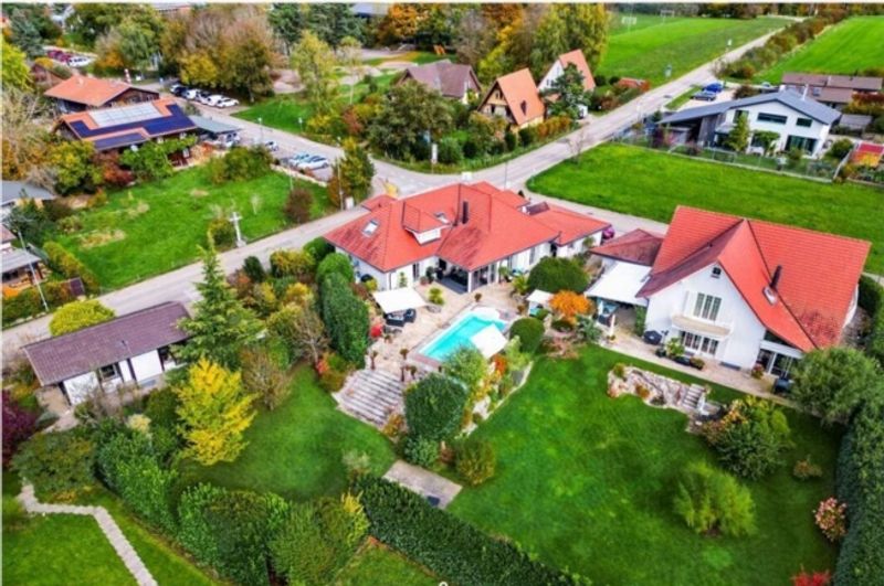 Luxuriöse Villa mit Pooloase und mediterranem Garten - Ihr Traumdomizil in ruhiger Lage - 2