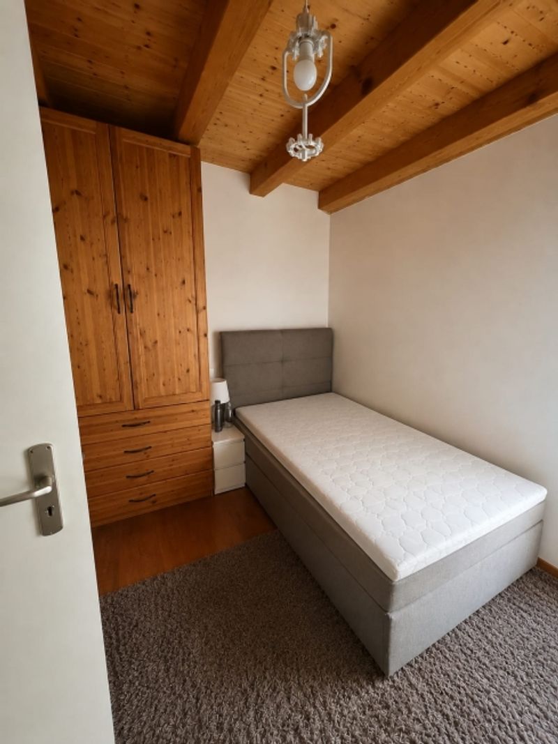 Charmantes 5.5-Zimmer-Reiheneckhaus mit Garten und besonderem Wohngefühl - 8