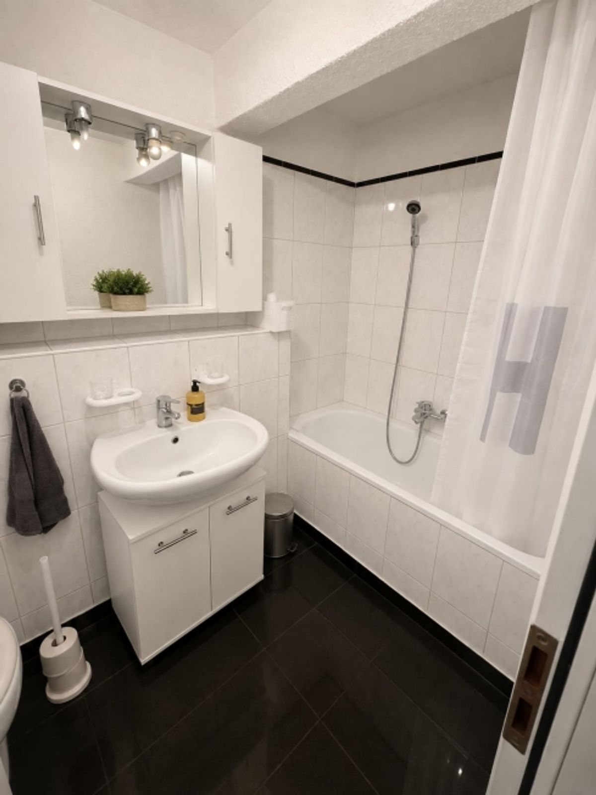 Charmantes 5.5-Zimmer-Reiheneckhaus mit Garten und besonderem Wohngefühl - 10