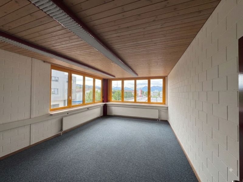 366 m² - Moderne Bürofläche - hell, flexibel & top angebunden in Münsingen - 1