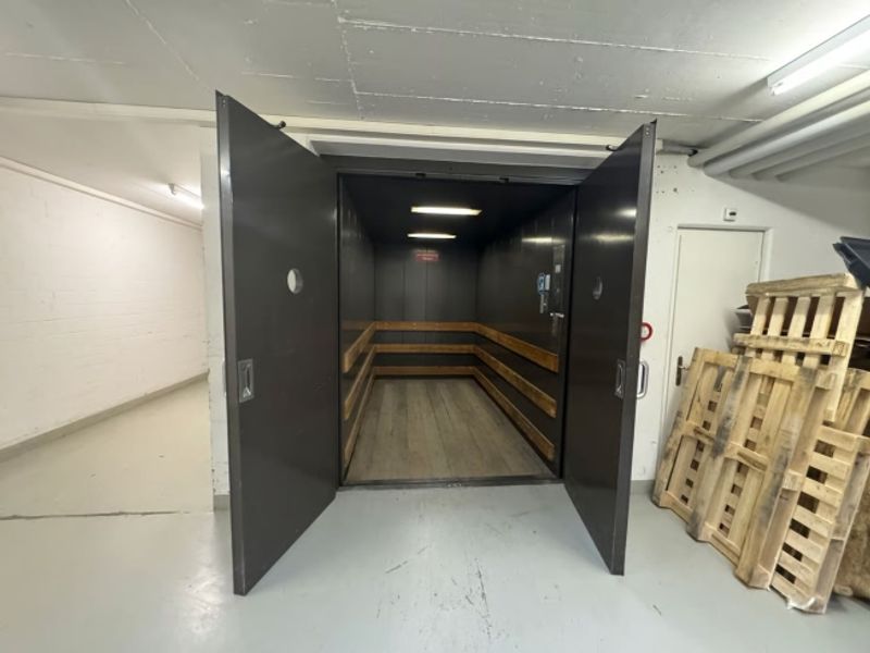 550m2 Moderne Gewerbefläche mit Laderampe - 2