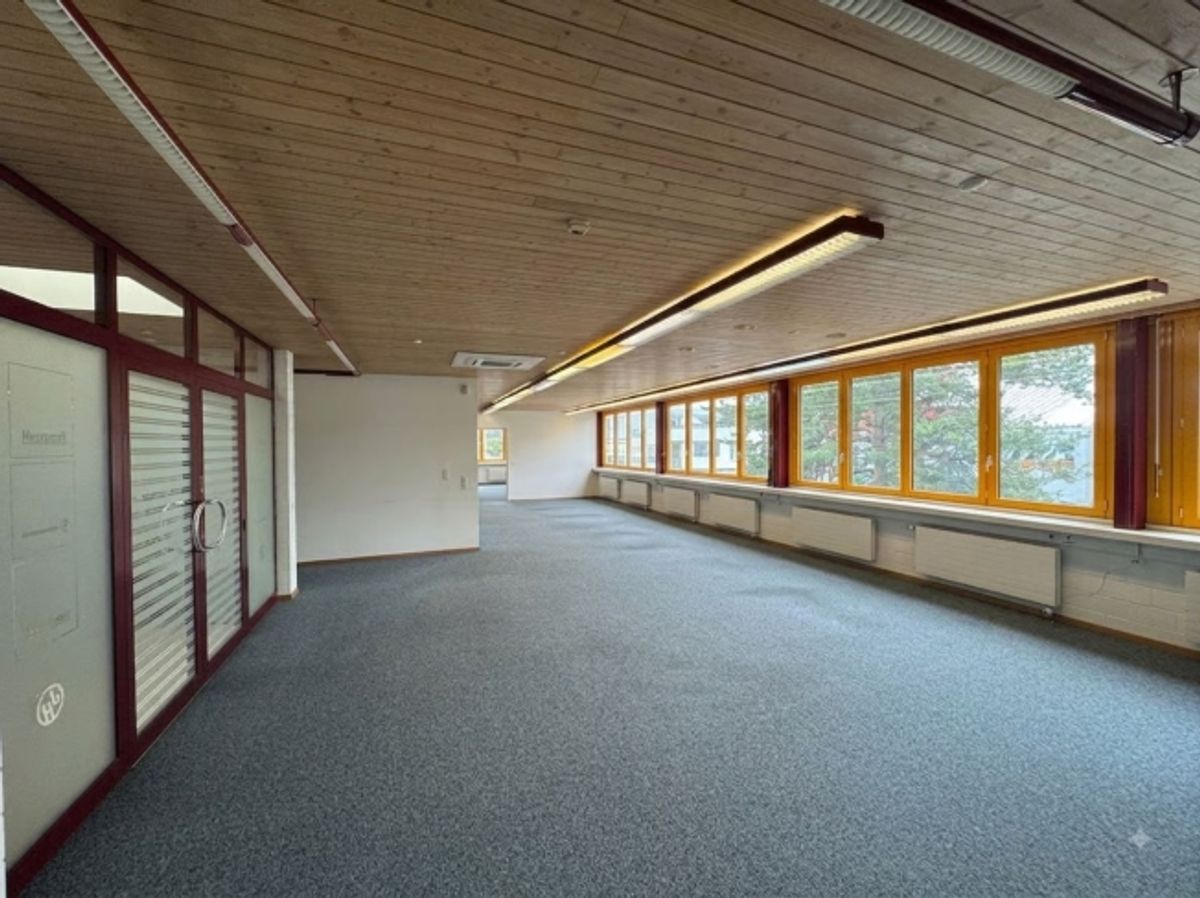 366 m² - Moderne Bürofläche - hell, flexibel & top angebunden in Münsingen - 2