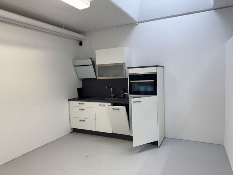 550m2 Moderne Gewerbefläche mit Laderampe - 8