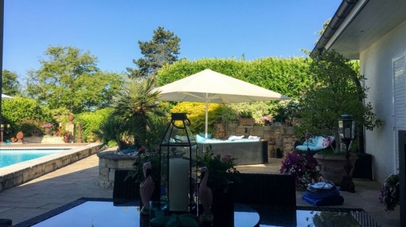 Luxuriöse Villa mit Pooloase und mediterranem Garten - Ihr Traumdomizil in ruhiger Lage - 10
