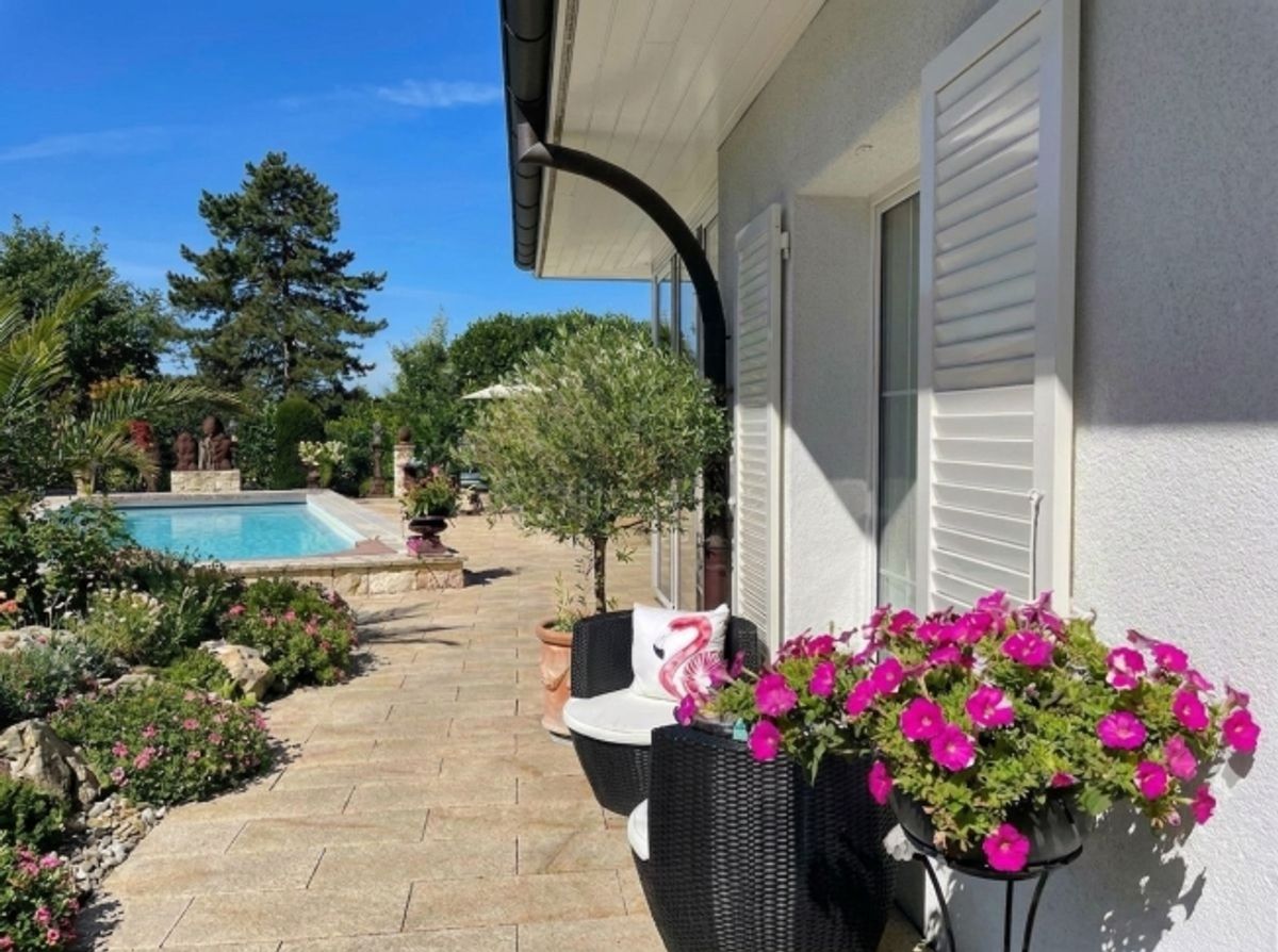 Luxuriöse Villa mit Pooloase und mediterranem Garten - Ihr Traumdomizil in ruhiger Lage - 11