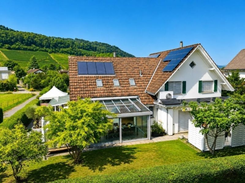 Modernes Zwei-Generationen-Haus an attraktiver kinderfreundlicher Lage - 1
