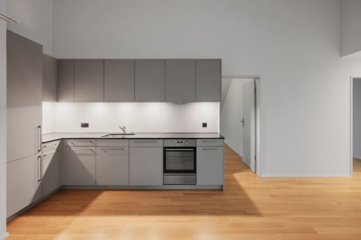 Schöne Dachwohnung mit zwei Balkonen - 1