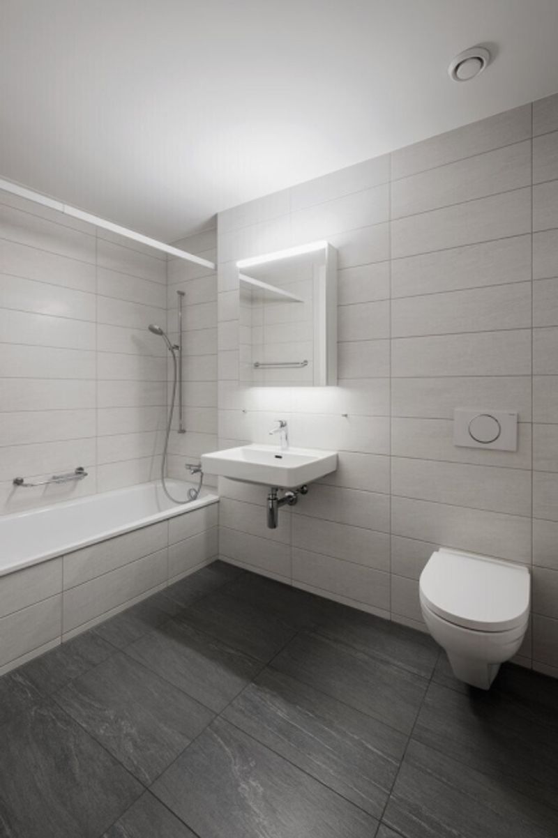 Schöne Dachwohnung mit zwei Balkonen - 3