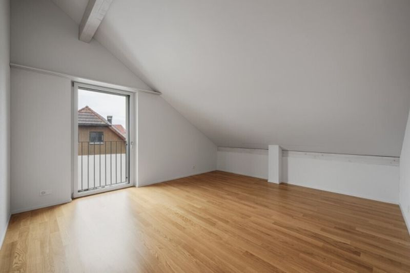 Schöne Dachwohnung mit zwei Balkonen - 6