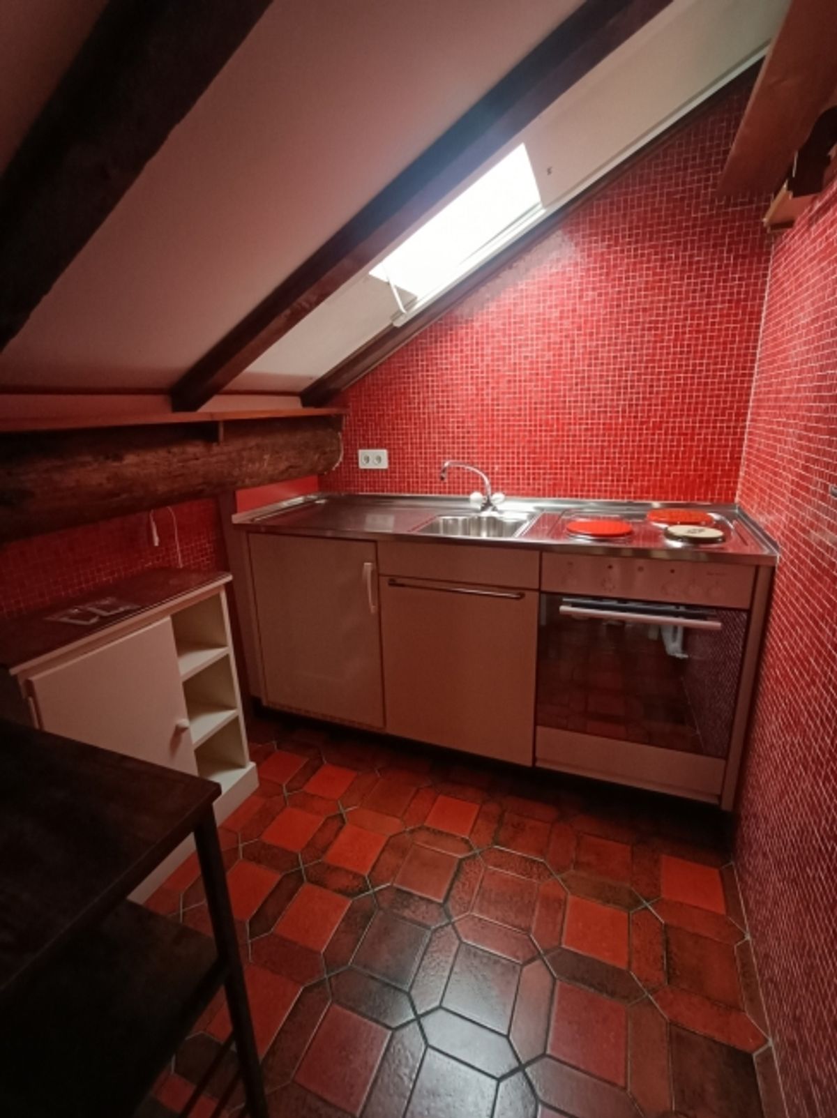 ASCONA,  MÖBLIERTE 1 1/2 ZIMMERWOHNUNG  ZU VERMIETEN - 4