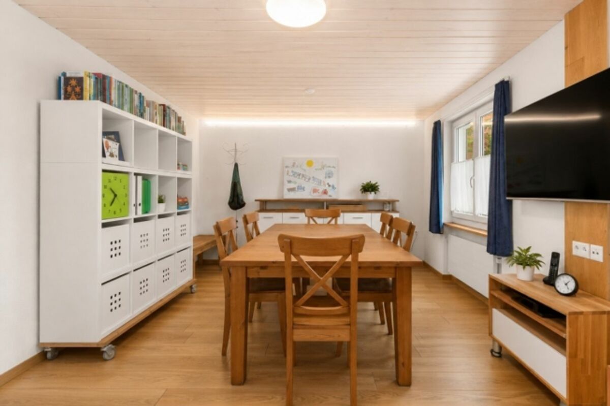 Charmante, modernisierte Doppeleinfamilienhaus-Hälfte mit viel Grün - 4