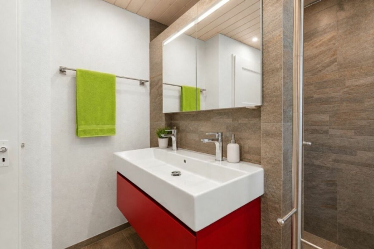 Charmante, modernisierte Doppeleinfamilienhaus-Hälfte mit viel Grün - 5