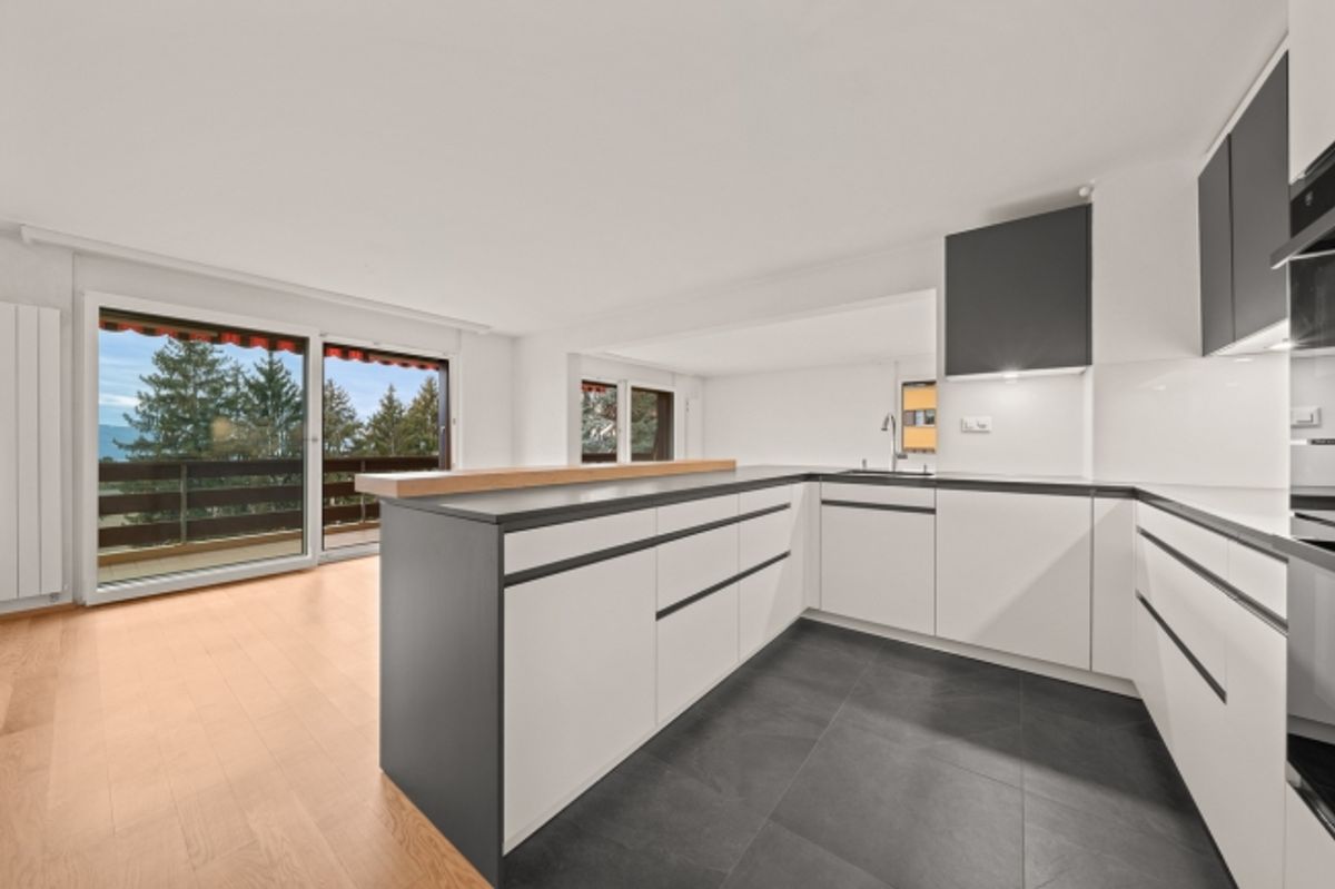Einzigartige, geräumige Wohnungsmöglichkeit in einer ruhigen Lage mit Seeblick - 2