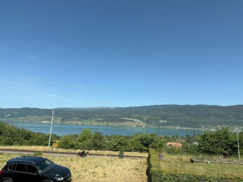 unverbaubare Sicht über weite Teile des Bielersees - 1