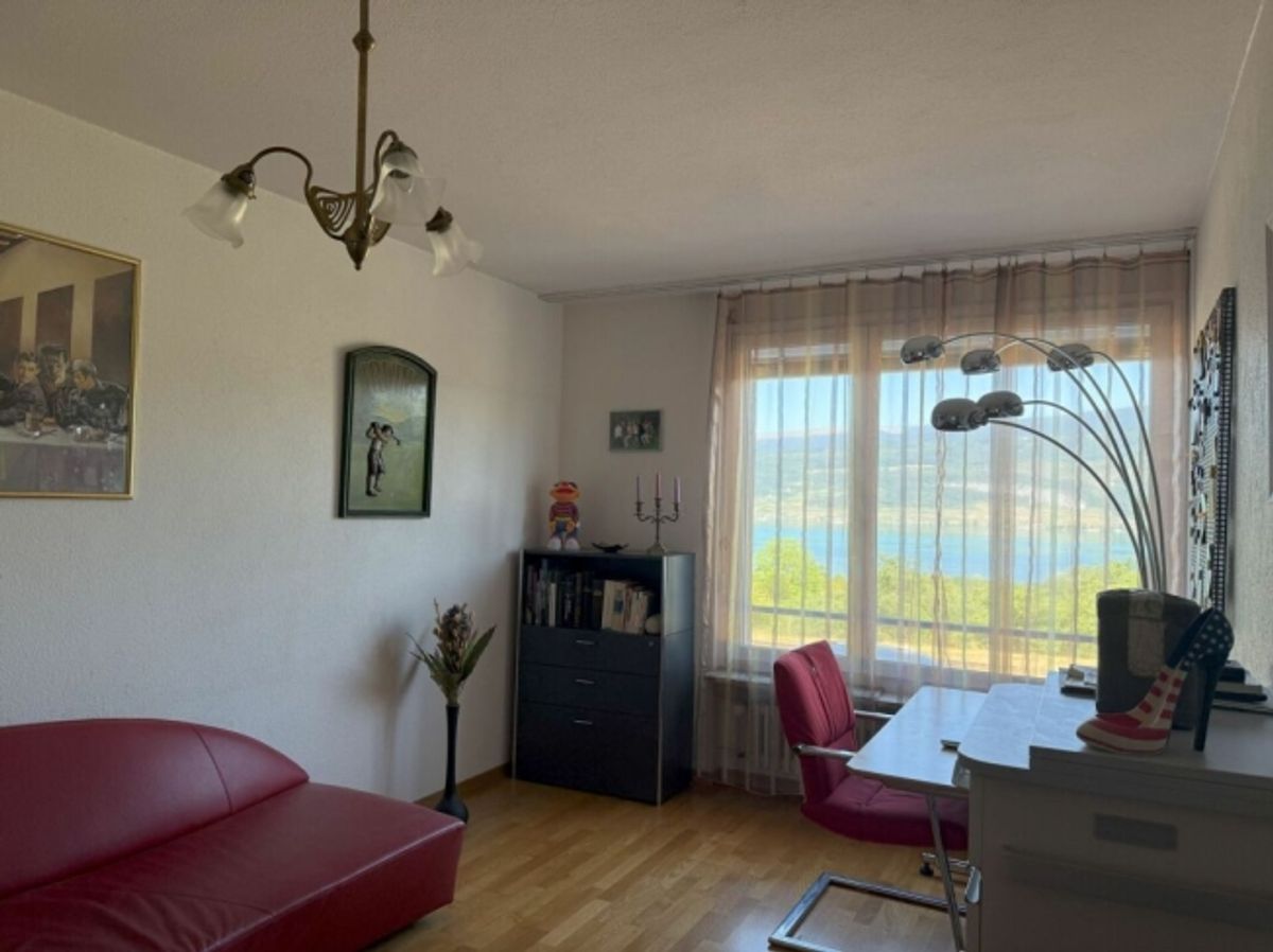 unverbaubare Sicht über weite Teile des Bielersees - 10