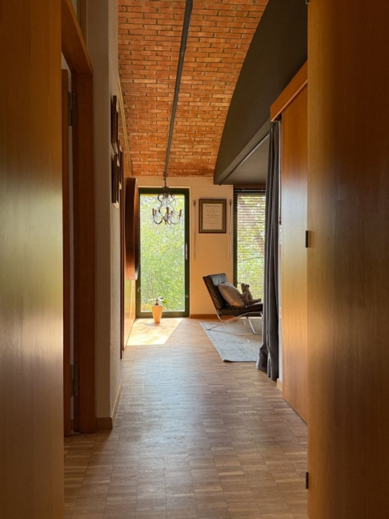 70s Architekten-Ikone Extravagantes Loft-Wohnen an der Goldküste - 9