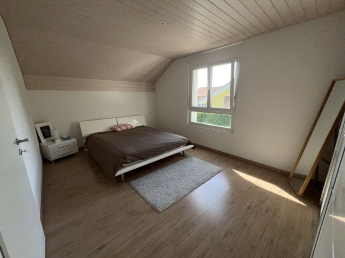 Zum Verkauf steht ein sehr hübsches freistehendes Haus mit großem Garten - 8