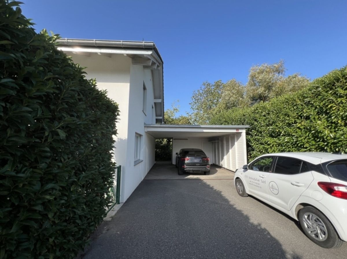 Zum Verkauf steht ein sehr hübsches freistehendes Haus mit großem Garten - 12