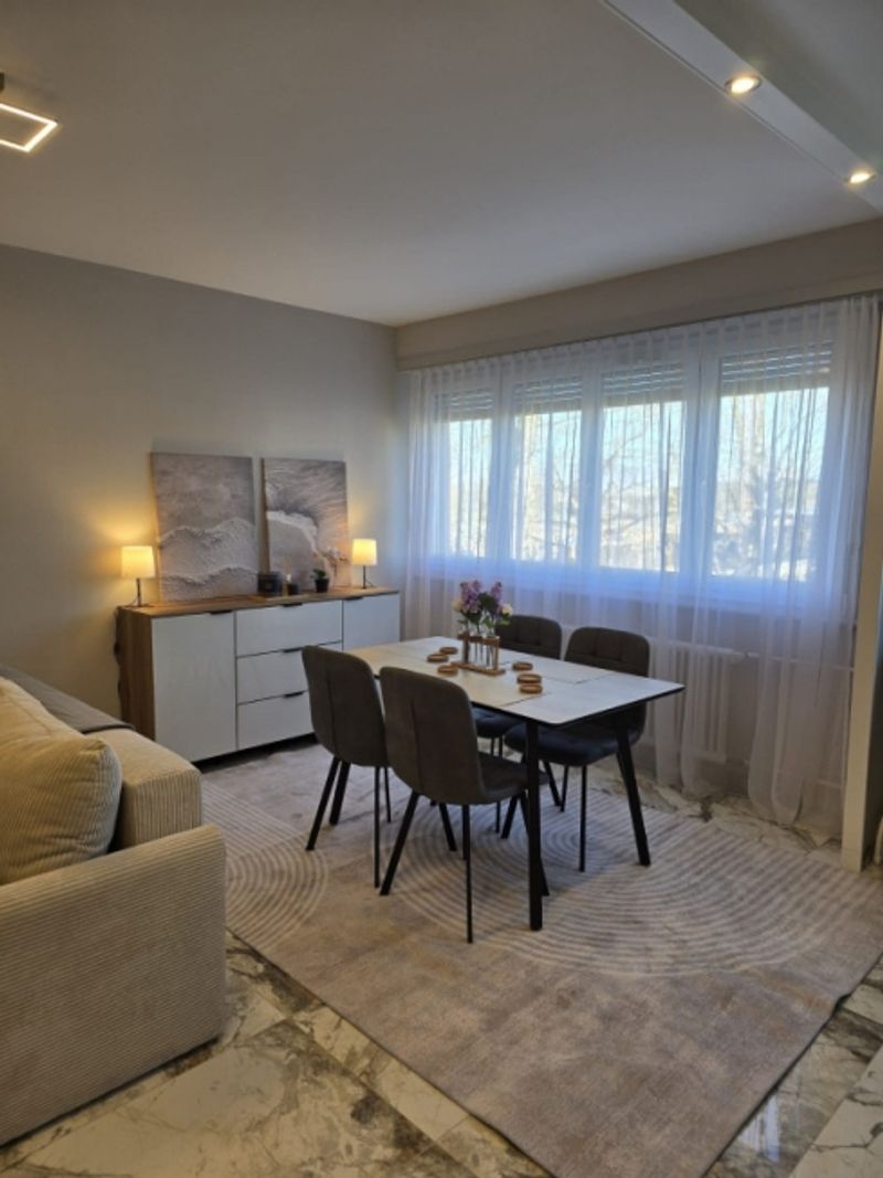 4-Zimmer-Wohnung im 5. Stock in Meyrin 1217 - 1