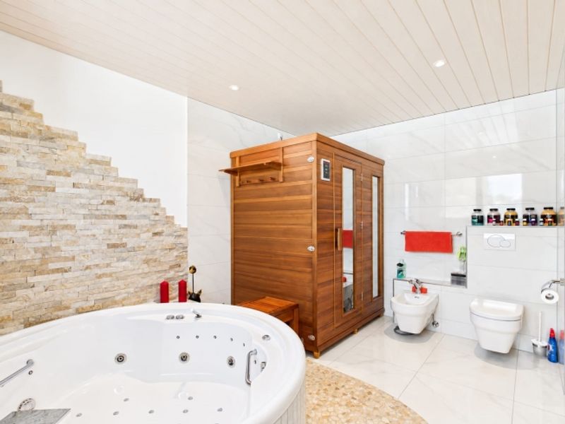 Einfamilienhaus mit beheiztem Pool und Wellnessoase - 9