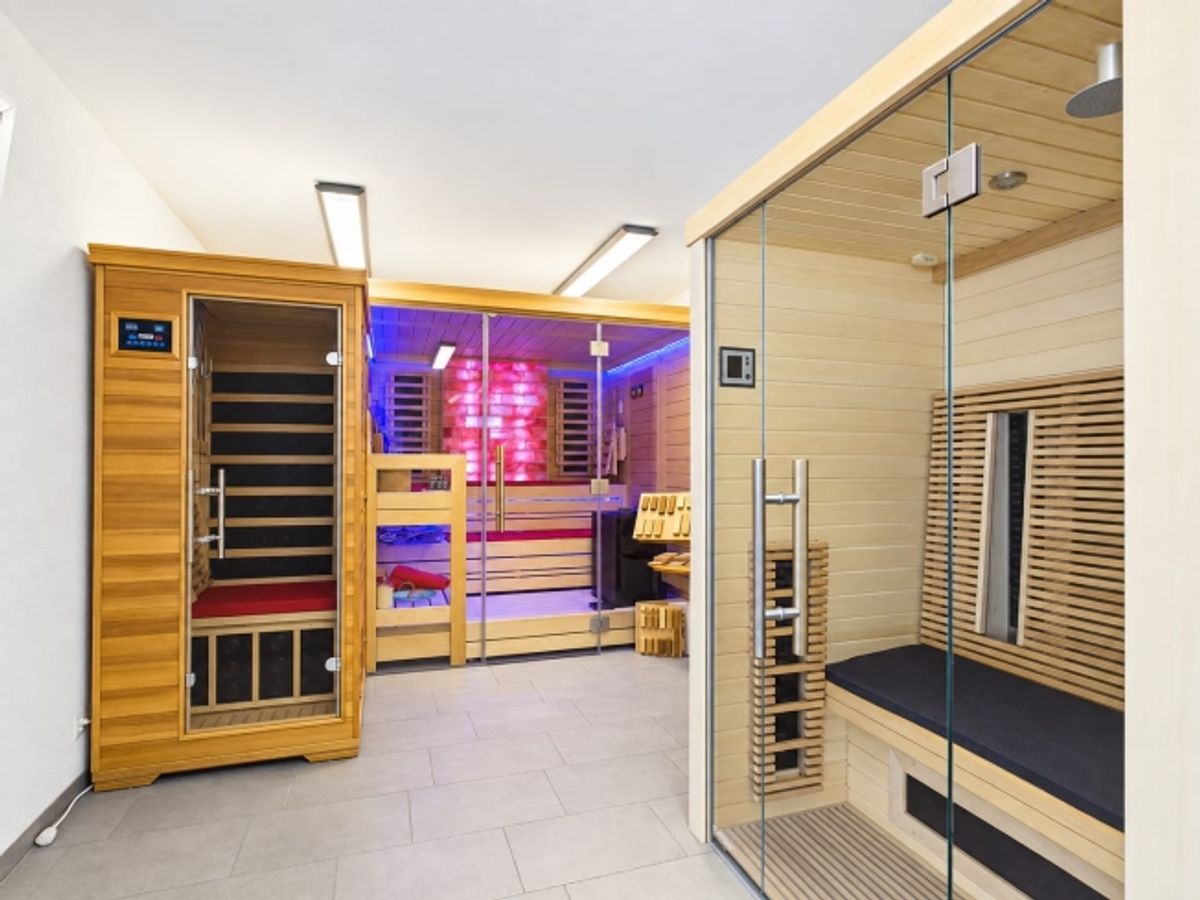 Einfamilienhaus mit beheiztem Pool und Wellnessoase - 9