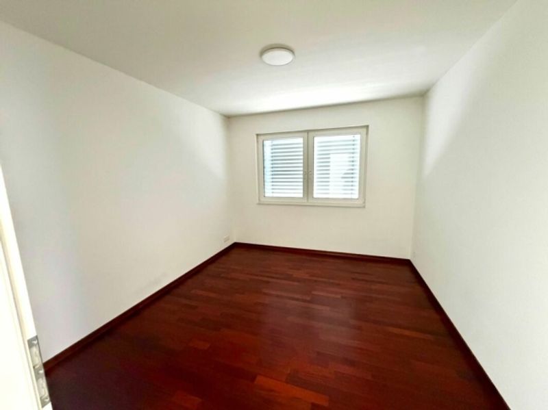 Neuwertige 4.5 Zimmer Attika-Wohnung - 10
