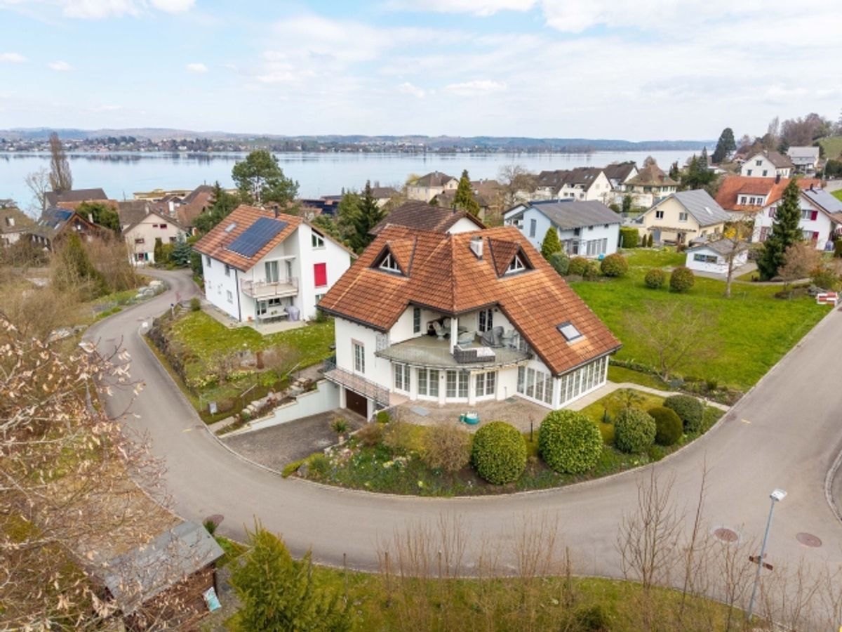 Wohnhaus mit zwei Wohneinheiten und separatem Garten am Bach - 0