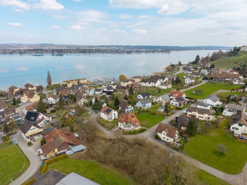 Wohnhaus mit zwei Wohneinheiten und separatem Garten am Bach - 3