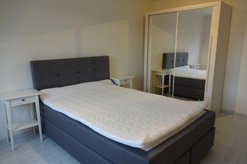 Furnished room in modernised apartment in a top location - 1