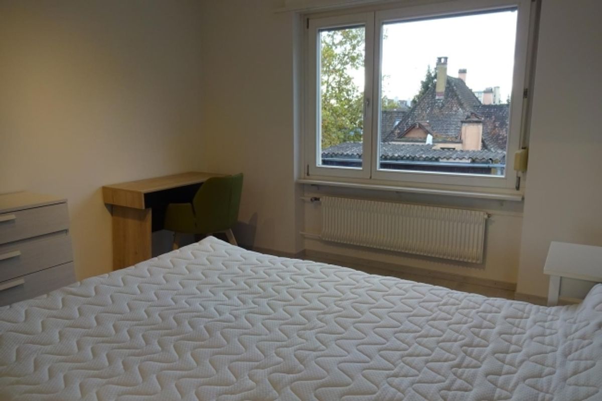 Furnished room in modernised apartment in a top location - 3