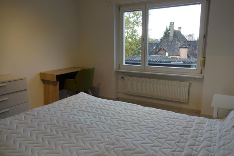 Furnished room in modernised apartment in a top location - 4