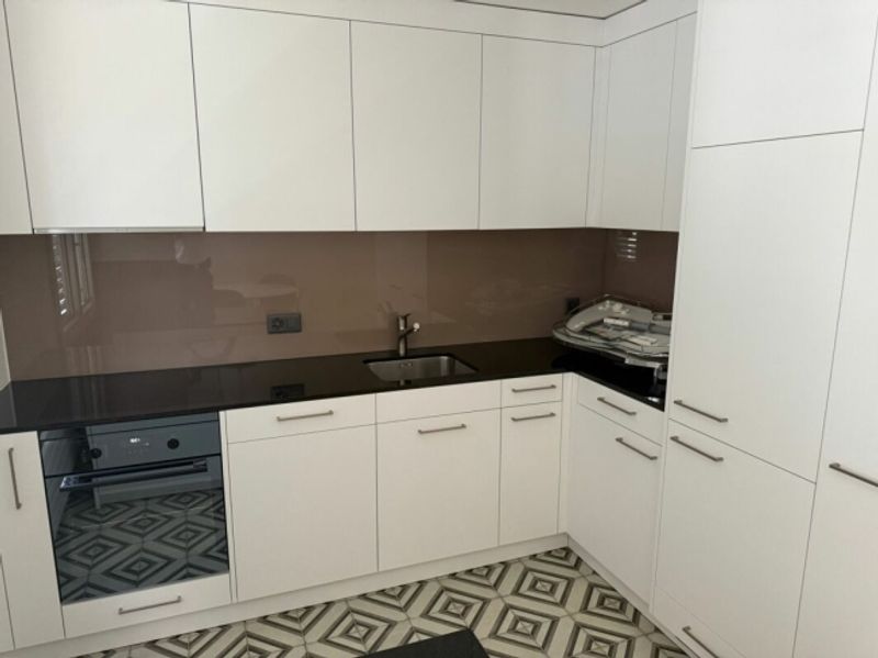 Neuwertige Wohnung (renoviert für CHF 115'000.-) mit Lift an ruhiger Lage - 3